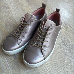 Ecco sneakers